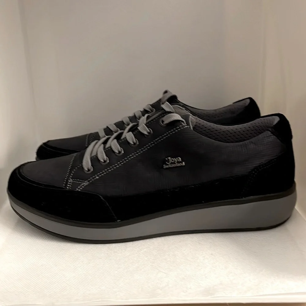 Joya Swiss Technology Sonja Navy Blue and Black Sneakers Size 9.5M - EUC